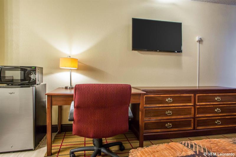 Rodeway Inn Williamstown image
