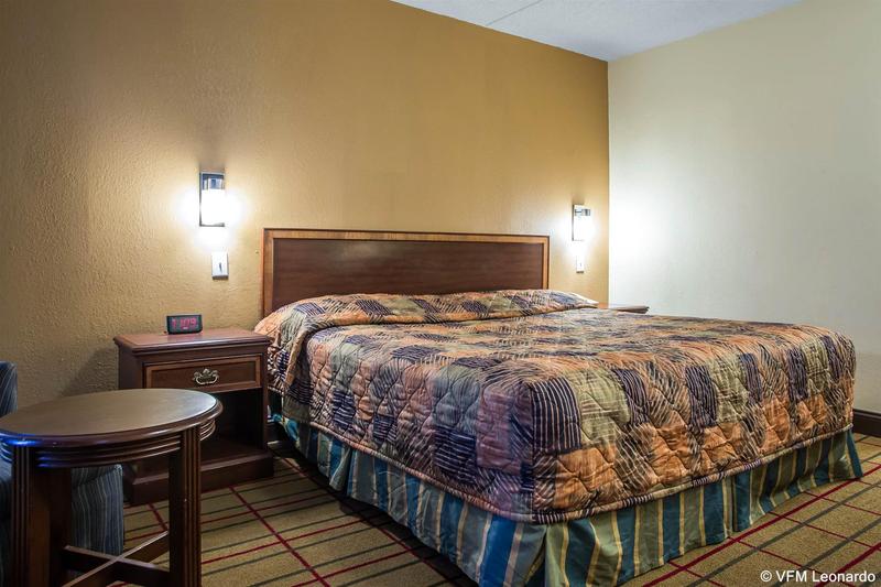 Rodeway Inn Williamstown image