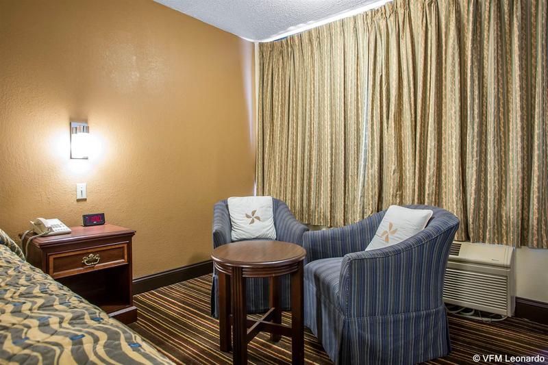 Rodeway Inn Williamstown image