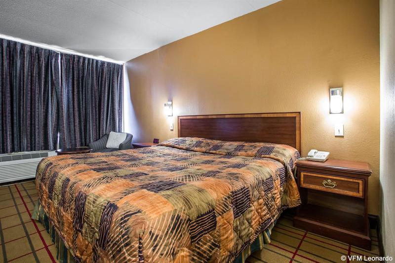 Rodeway Inn Williamstown image