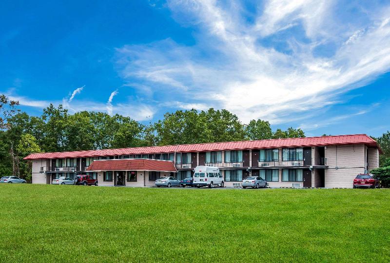 Rodeway Inn Williamstown image
