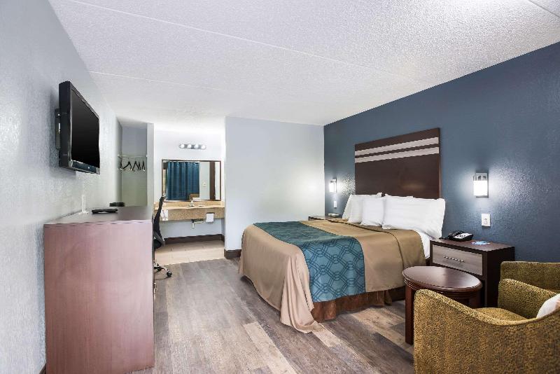 Rodeway Inn Williamstown image