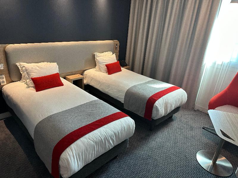 Holiday Inn Express Paris Velizy image