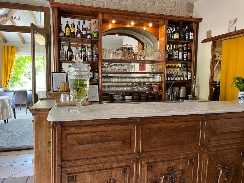 Hotel Ombremont image