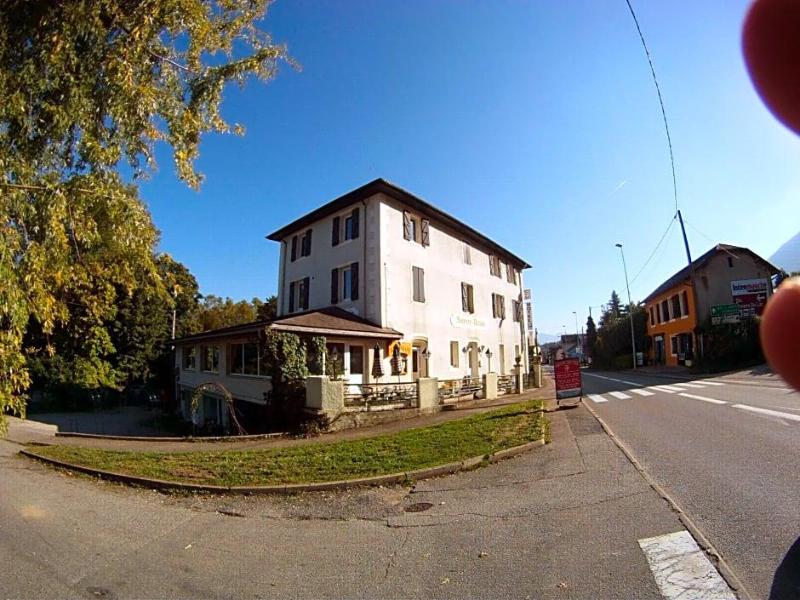 Hotel Ombremont image