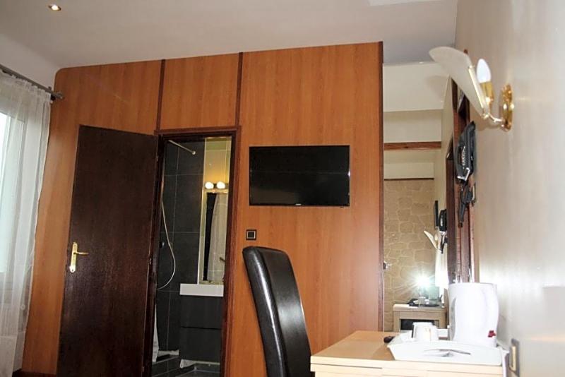 Hotel Ombremont image