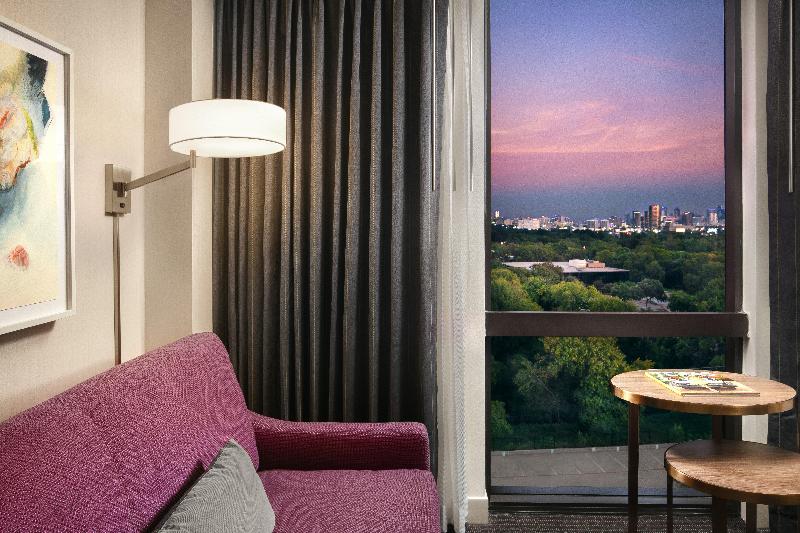 Crowne Plaza Dallas Market Ctr - Love Field image