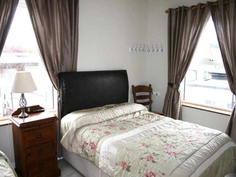 Celtic House image