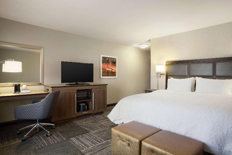 Hampton Inn & Suites Minooka image