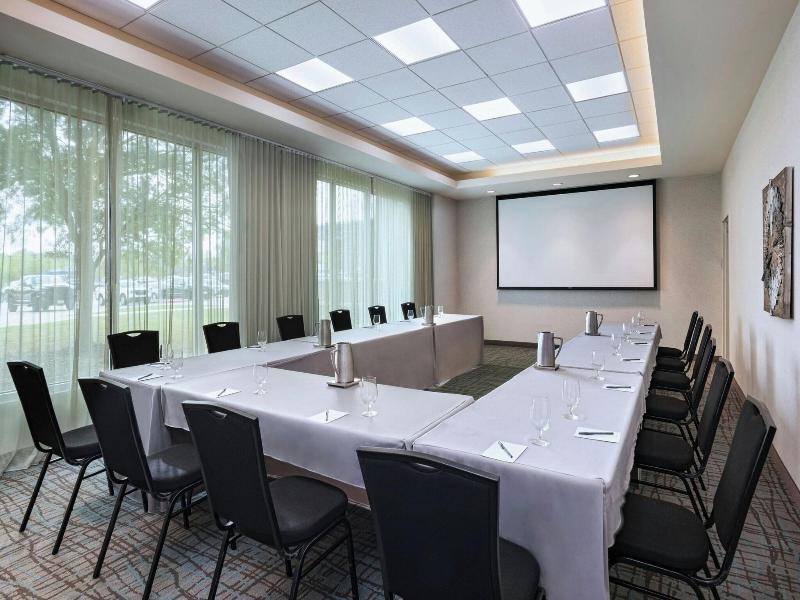 Courtyard by Marriott Dallas Carrollton image