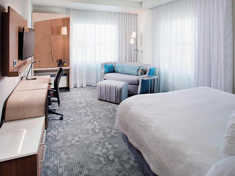 Courtyard by Marriott Dallas Carrollton image