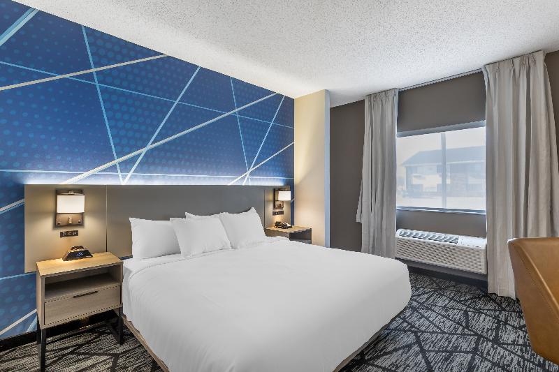 Comfort Inn Davenport IA image