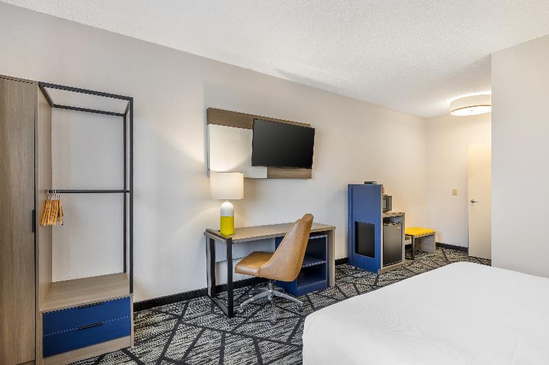Comfort Inn Davenport IA image