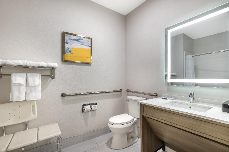 Comfort Inn Davenport IA image