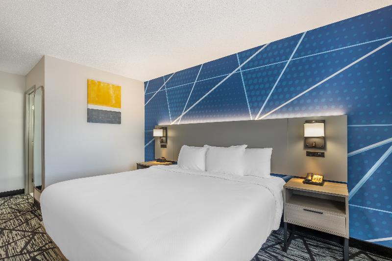 Comfort Inn Davenport IA image