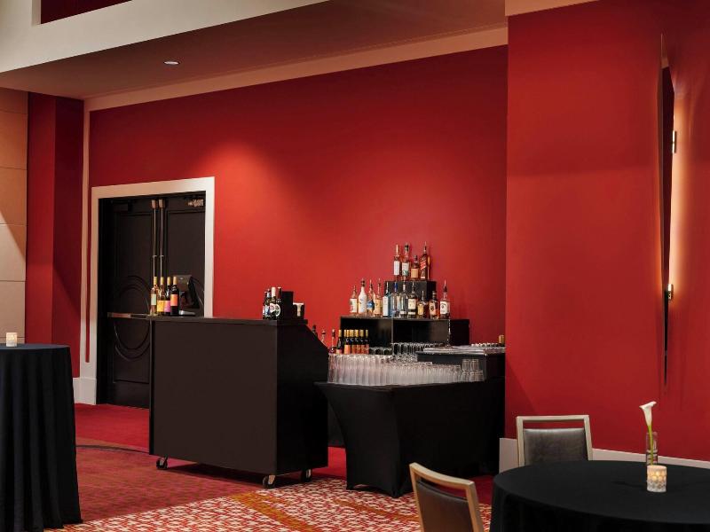 The Davenport Grand, Autograph Collection image