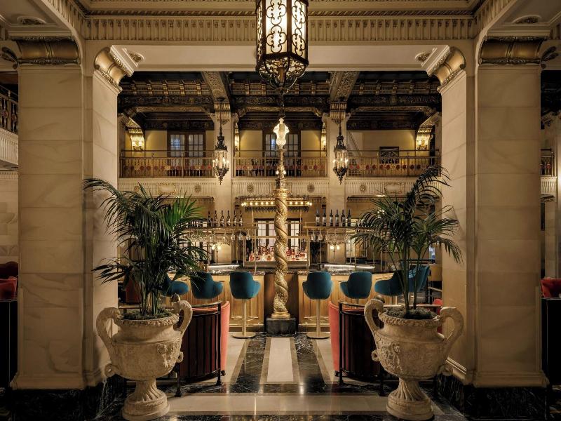 The Historic Davenport, Autograph Collection image