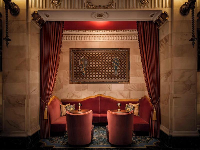 The Historic Davenport, Autograph Collection image