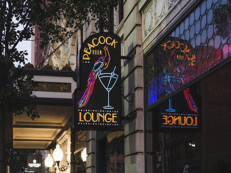 The Historic Davenport, Autograph Collection image