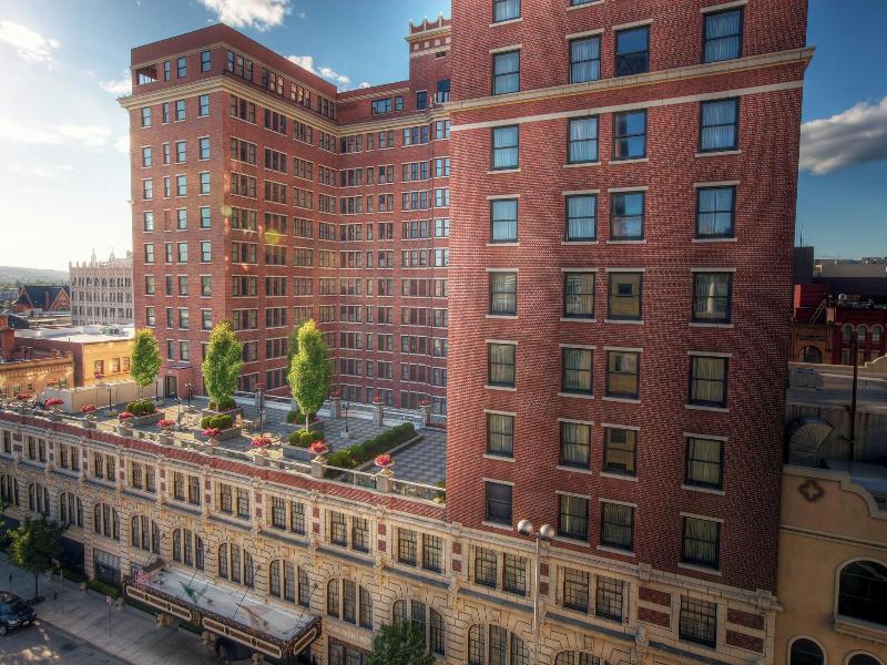 The Historic Davenport, Autograph Collection image
