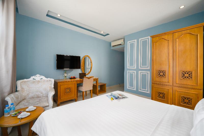 Royal Ocean Hotel image