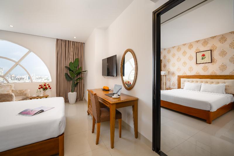 Royal Ocean Hotel image