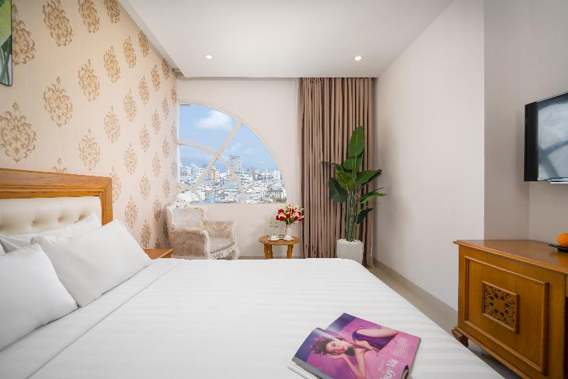 Royal Ocean Hotel image