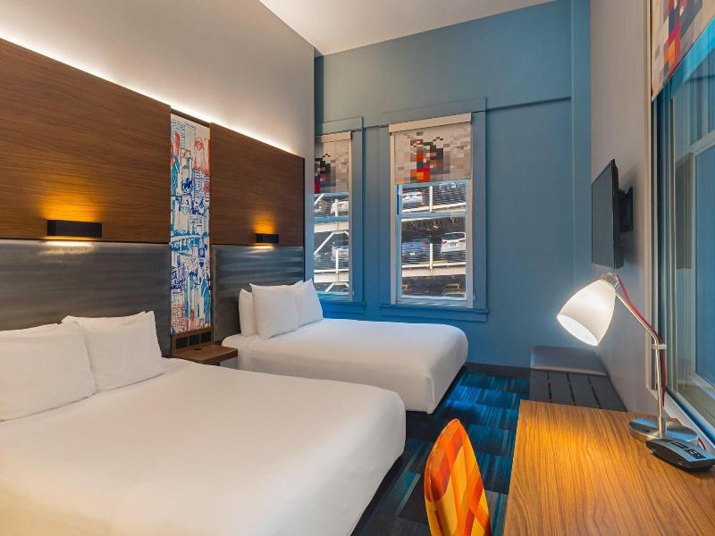 Aloft Houston Downtown image