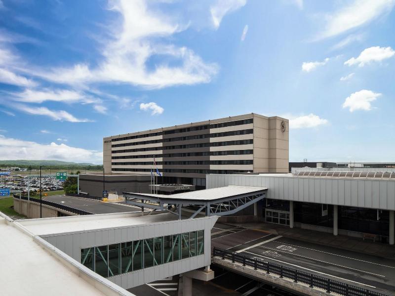 Sheraton Hartford Hotel at Bradley Airport image