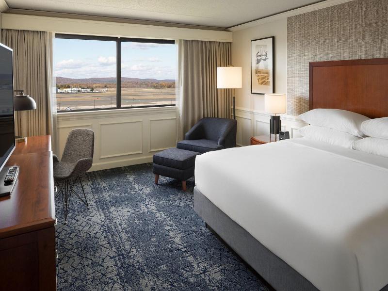 Sheraton Hartford Hotel at Bradley Airport image