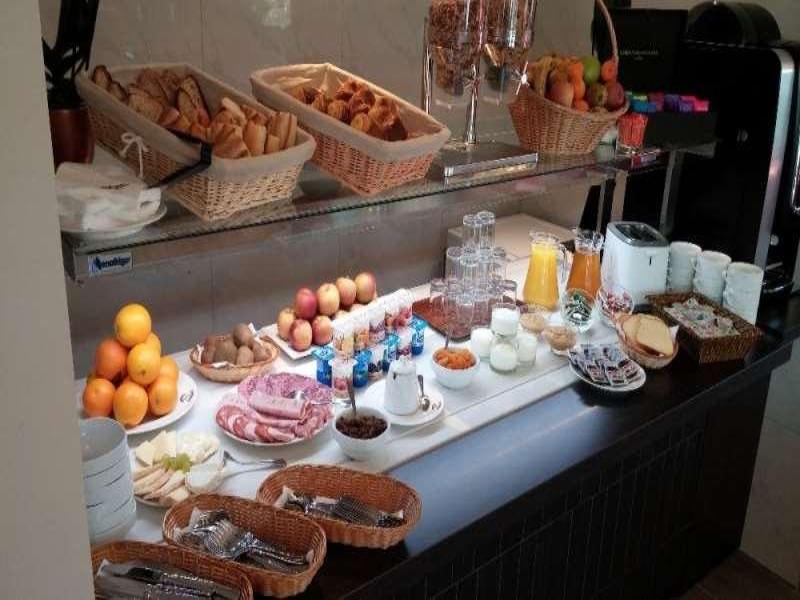 Brit Hotel Brive image