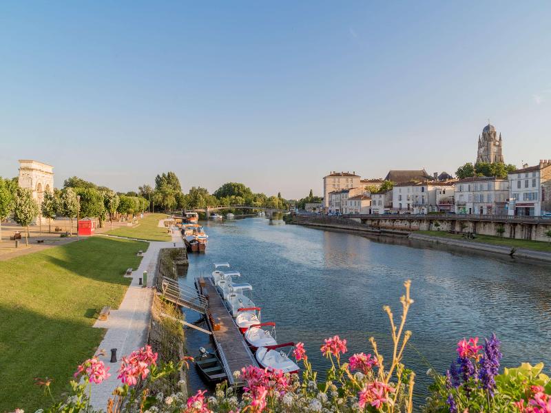 Hotel Recouvrance Saintes image