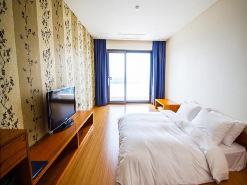 Asia Lakeside Hotel image