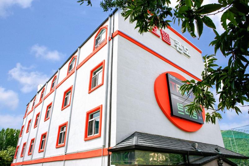Traum Hotel & Condo image