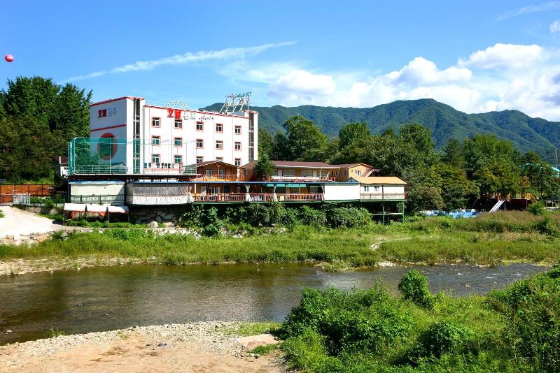 Traum Hotel & Condo image