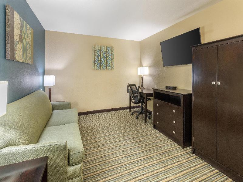 Best Western Long Beach Inn image