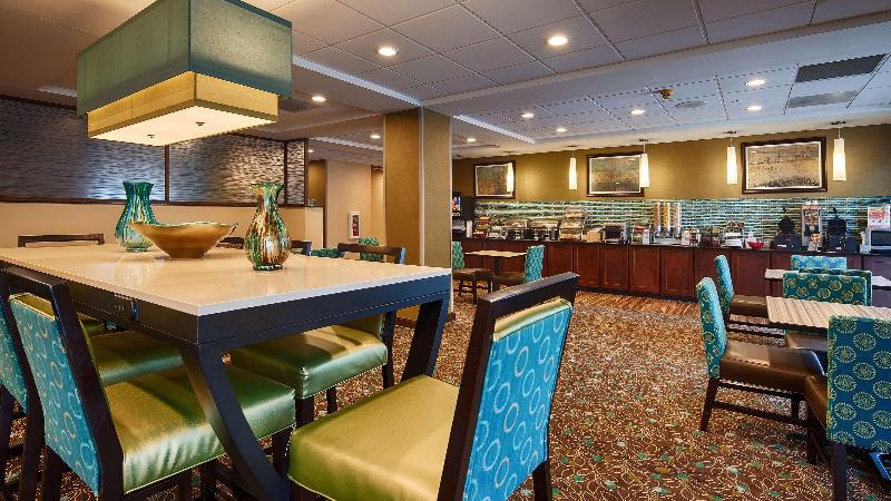 Hotel BEST WESTERN Plus Harrisburg East Inn & Suites