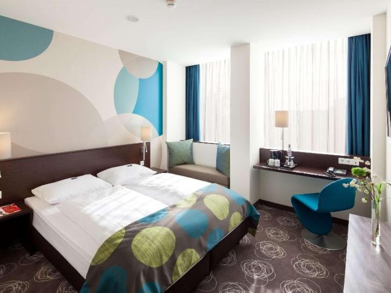 Webers Hotel im Ruhrturm Essen by Accor image