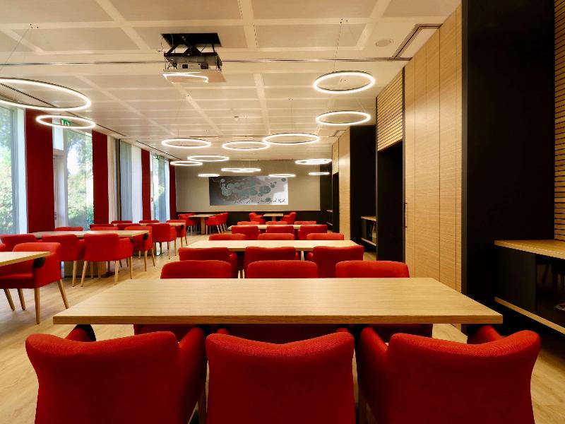 Webers Hotel im Ruhrturm Essen by Accor image
