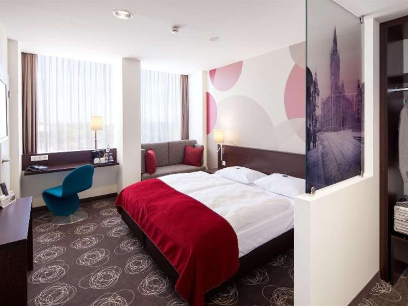Webers Hotel im Ruhrturm Essen by Accor image
