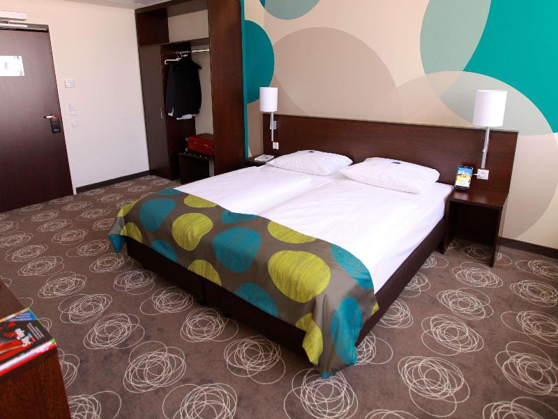Webers Hotel im Ruhrturm Essen by Accor image
