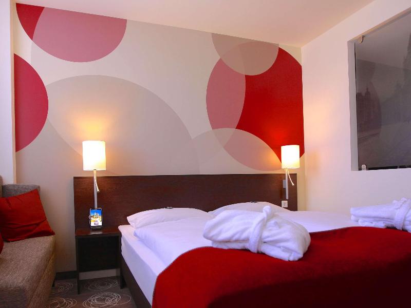 Webers Hotel im Ruhrturm Essen by Accor image