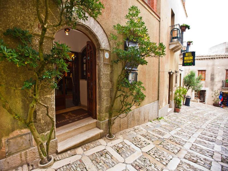 Moderno Hotel image