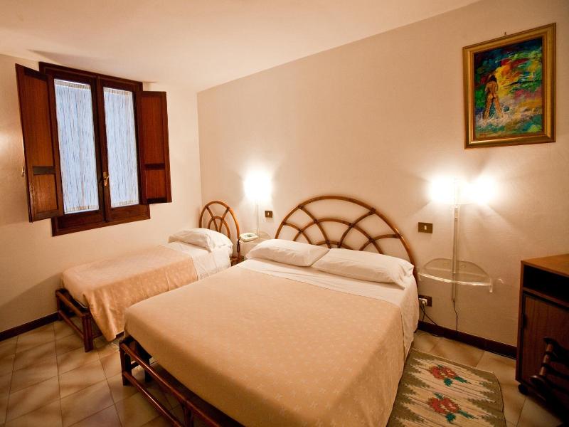 Moderno Hotel image