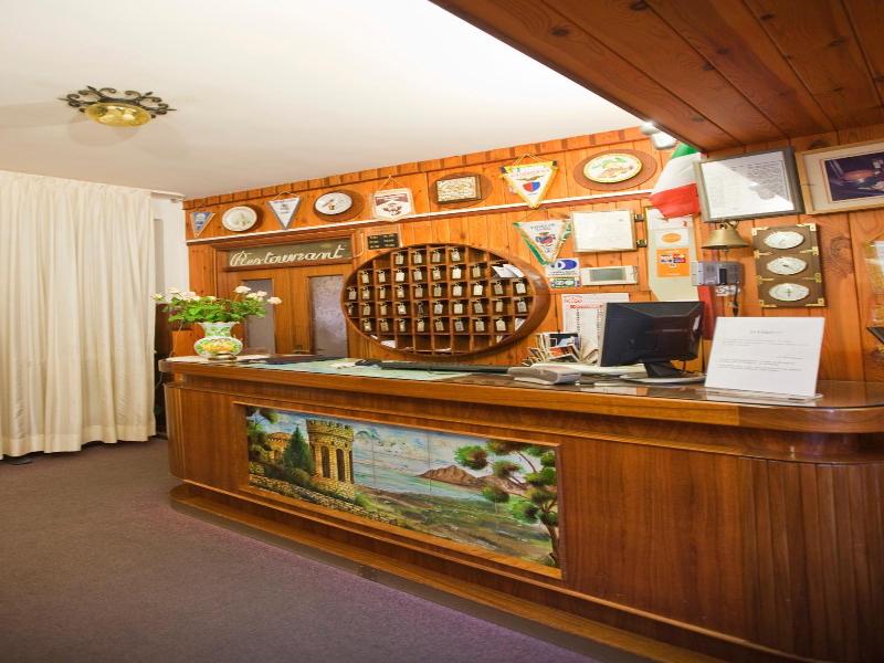 Moderno Hotel image
