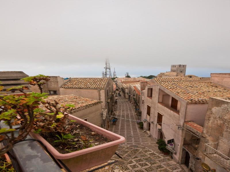 Moderno Hotel image