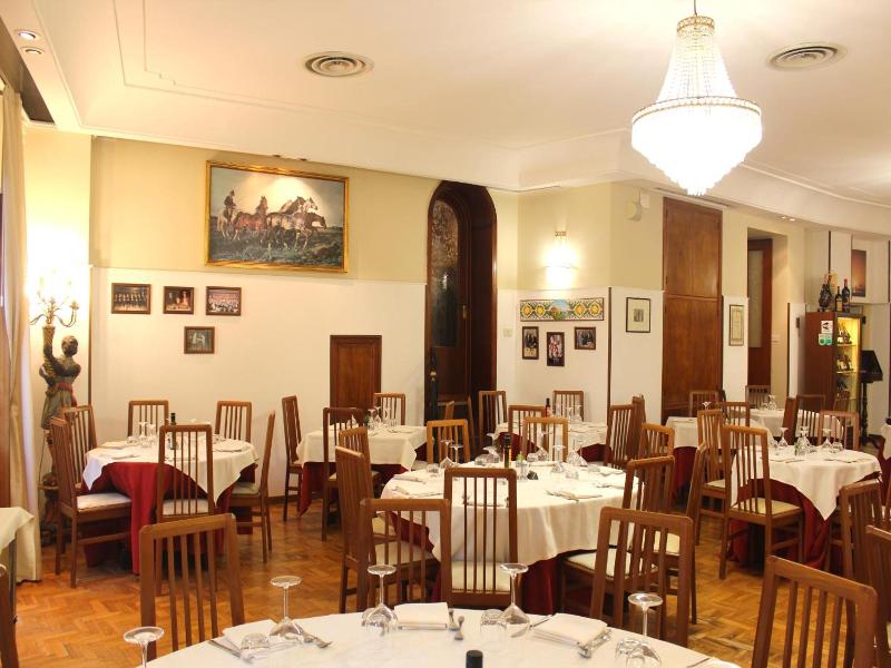 Moderno Hotel image