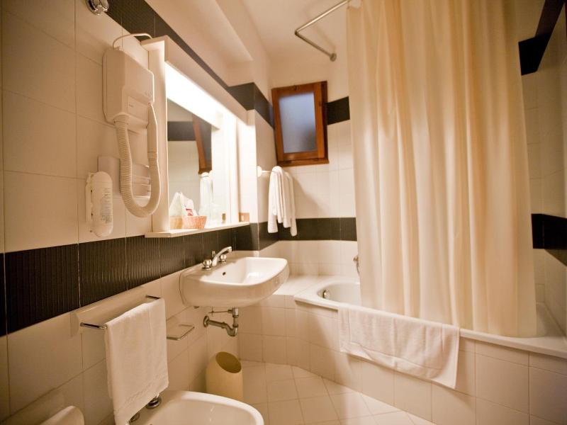 Moderno Hotel image