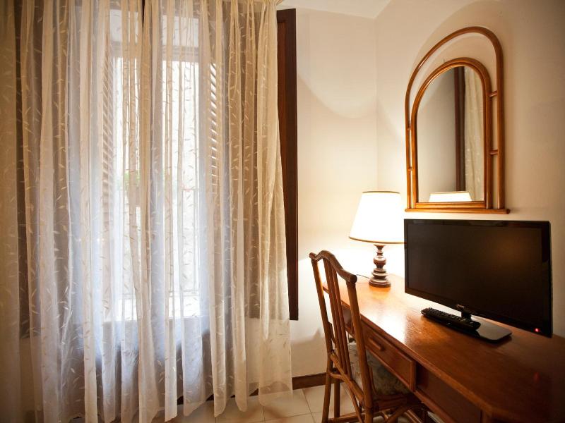 Moderno Hotel image