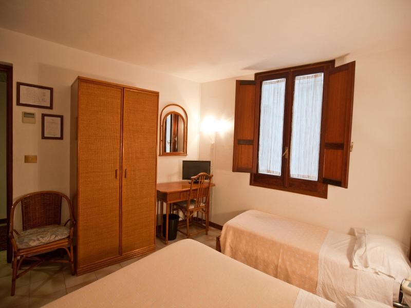 Moderno Hotel image